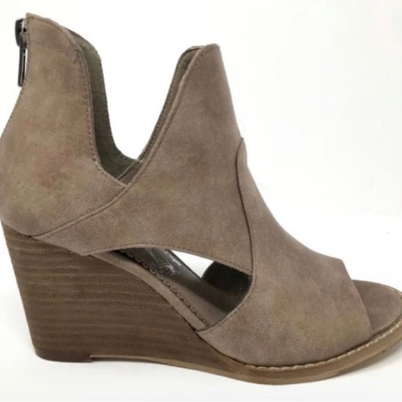 Very G Shoes - NWOT Very G Wedge Open Toe Booties